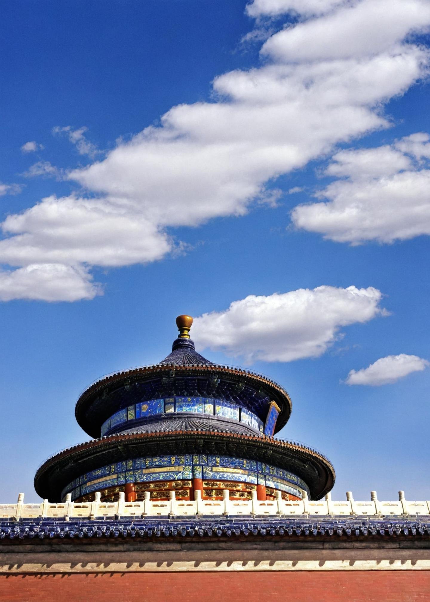 <lora:天坛:1>,The Summer Palace, temple of heaven, no humans, sky, blue sky, scenery, architecture, outdoors, day, east asian architecture, building, cloud, masterpiece, best quality,