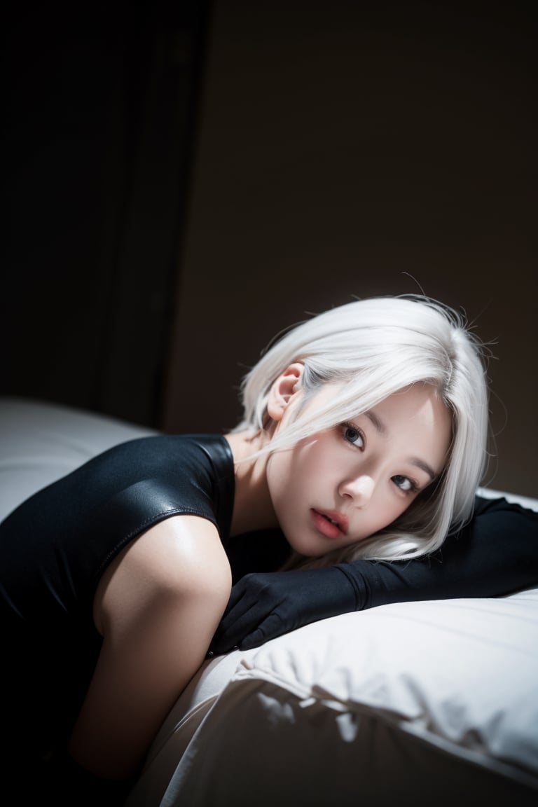 best qualtiy, tmasterpiece, ultra high resolution, （realisticlying：1.5）, RAW photogr, 1girll, bshoulders, in the darkness nigth, deep shading, low tune, cold light, Sexy look, short detailed hair,White hair,white skinned,damp hair,blacksilk