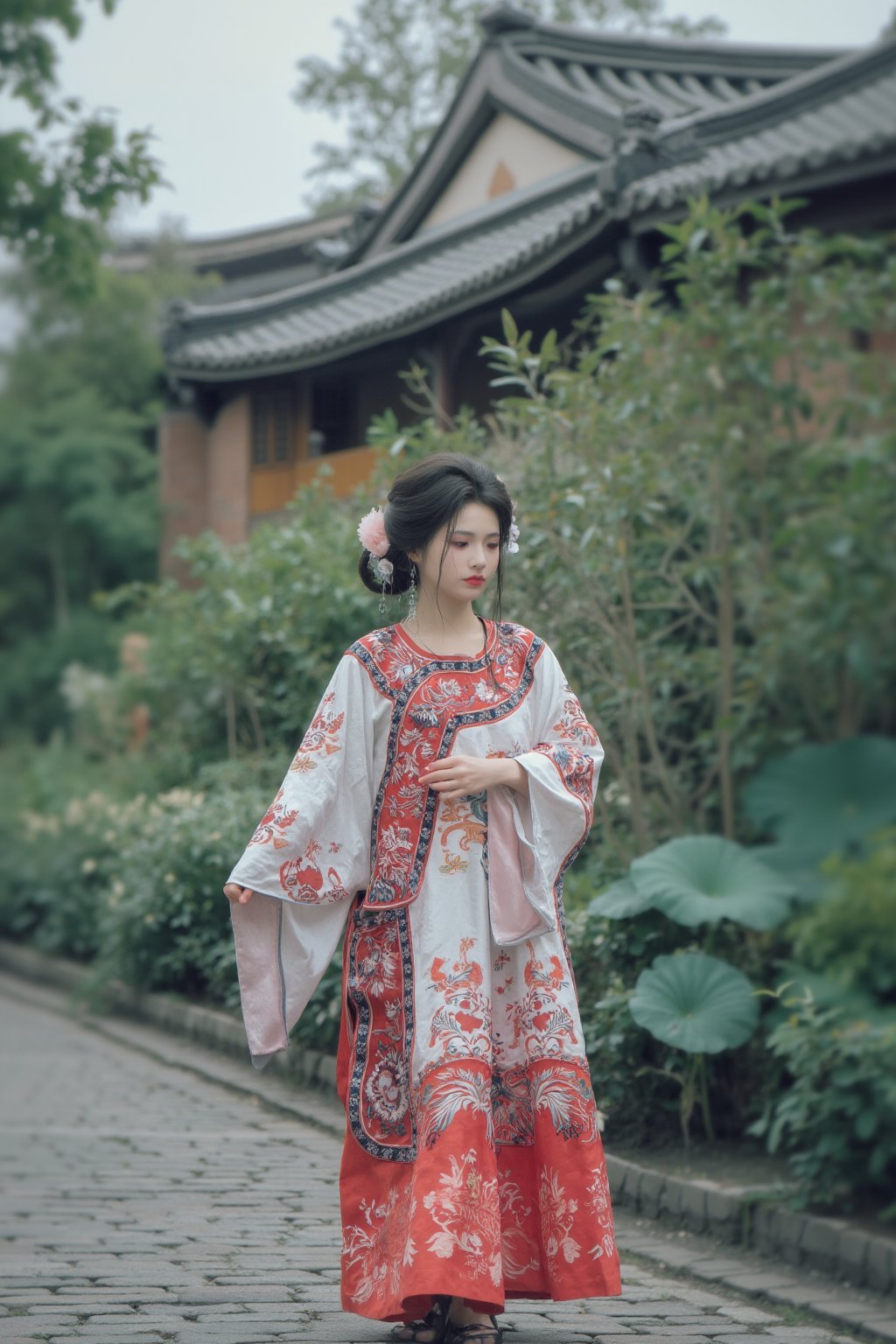 1girl,solo ,XxiaoxunerX,Hanfu girl, lotus, Yunnan ancient town street,Xqinhanfu,Xhuijin,Xhuolinger