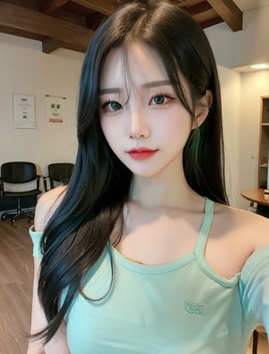 (1 cute Korean star) Shoulder-length hair, light makeup, green shirt, selfie, fron in the house, clear facial features of Canon EOS, realistic photo with 8K high resolution, crisp and vivid details.