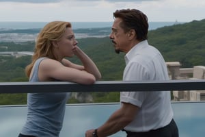 Tony Stark y Natsaha Romanoff (Scarlet Johansson) observando el horizonte desde el balcón de su mansión. Toma panorámica,photo r3al