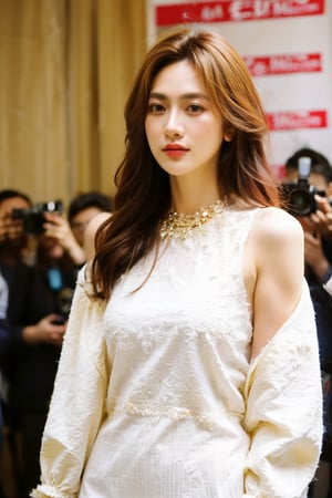 Best quality, masterpiece, ultra high res, (photorealistic:1.4), raw photo, front view, (perfect body, upper body, photo from the knee), ((full frontal shot of a beautiful white skin girl wearing a gorgeous luxurious dress, luxurious gold necklace, She was surrounded by reporters taking photos at a celebrity press conference)), looking_at_viewer, bussiness jacket