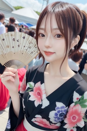 mikas
A beautiful lady wearing a yukata and holding a fan participates in a summer festival