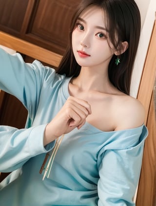 (1 cute Korean star) Shoulder-length hair, light makeup, green shirt, selfie, fron in the house, clear facial features of Canon EOS, realistic photo with 8K high resolution, crisp and vivid details.