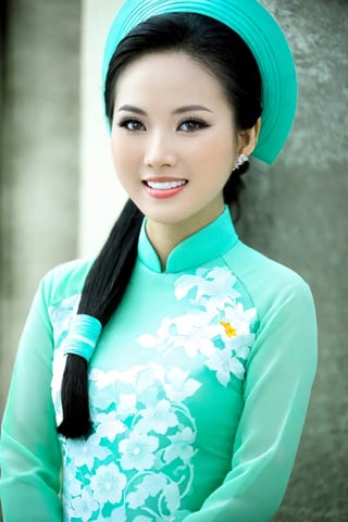 A VietNam girl in ao Dai.. 