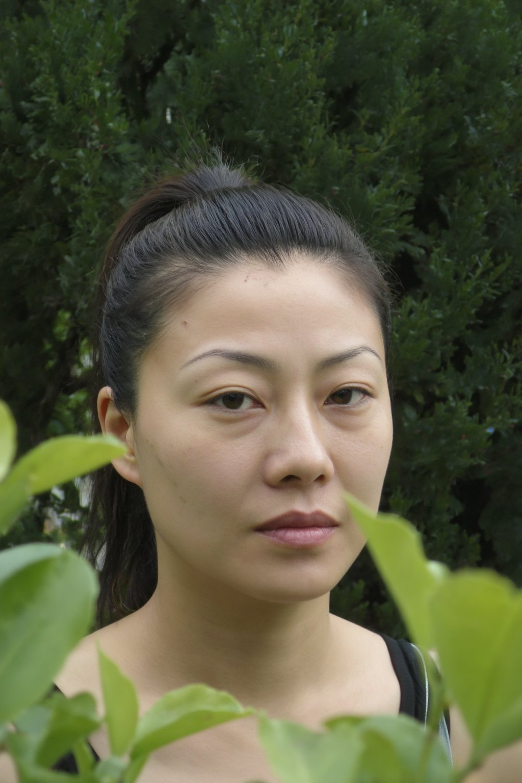 自然纪实胶片半身照,  干净东亚少妇,  高马尾带胎毛碎发 by 闺蜜 on Tensor.Art