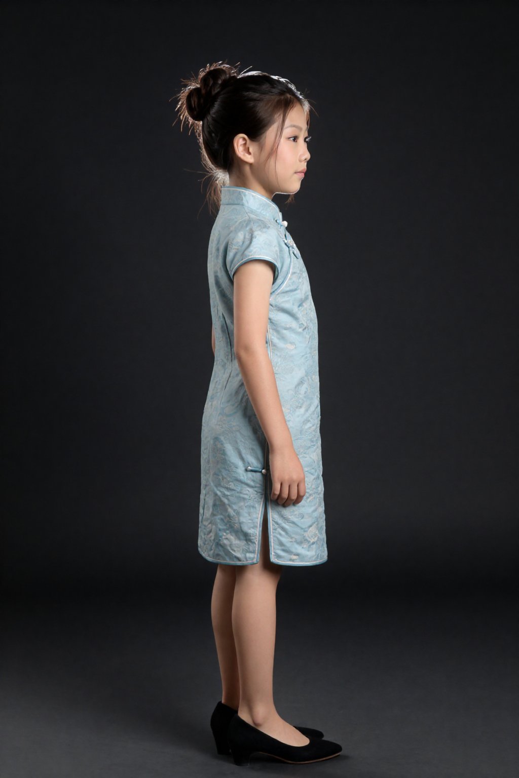 10岁小女孩,  左侧45°全身,  身形轮廓清晰 by 浅夏 on Tensor.Art