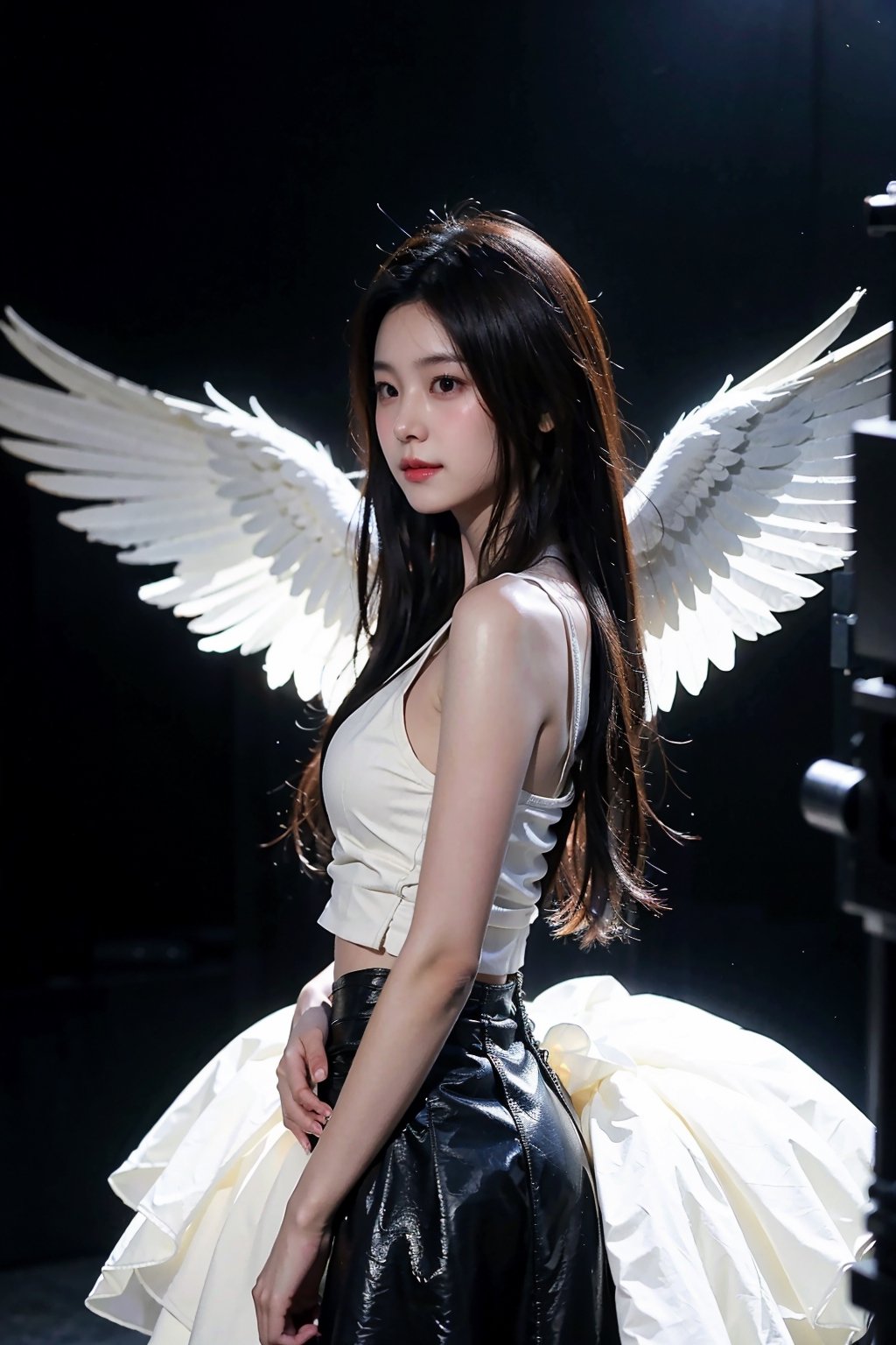 Award-winning work, beautiful angel, light through angel wings, facing the lens, strong light and dark contrast, dramatic lighting, dark tone photos, movie tone, horror atmosphere, high definition, 8k, Sony movie machine shooting, dark