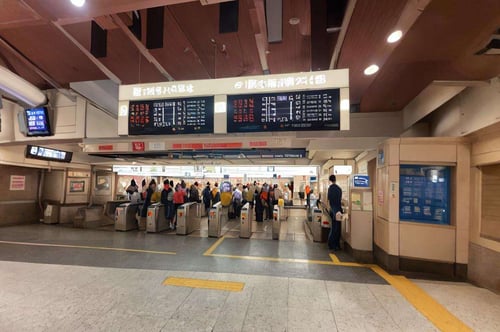 東京駅 東海道・山陽新幹線「中央のりかえ口」 by swingwings on Tensor.Art