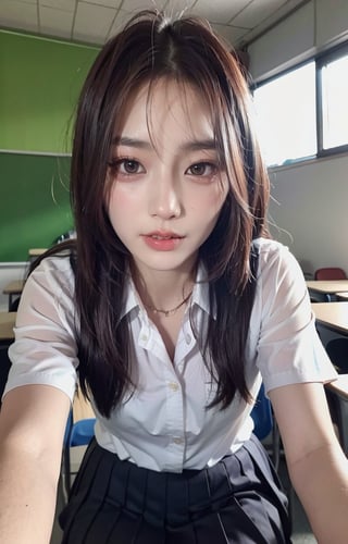 a closeup, masterpiece, top-quality, Raw foto, Photorealsitic, A smile, beautiful a girl, cute little, length hair, depth of fields, hight resolution, ultra-detailliert, detaile, extremely detailed eye and face, Sharp pupils, Realistic pupils, sharp focus, Cinematic lighting、School Uniforms、Sitting on a chair in a classroom、The upper part of the body、,Bomi,Beauty